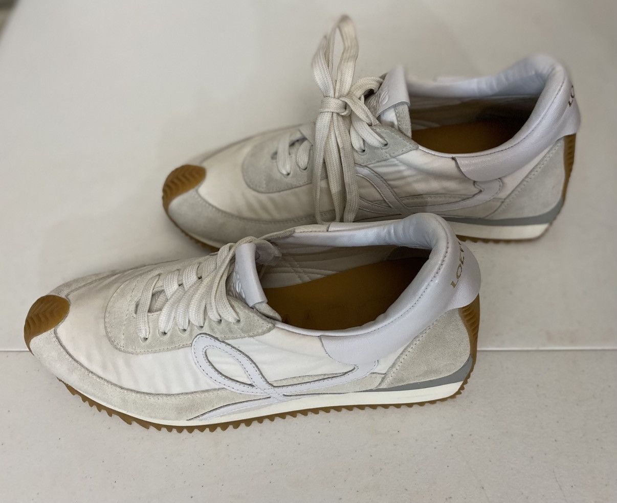 Loewe Loewe 🇮🇹 Flow Retro Runner Sneakers White Techno Suede 9 US Size US 9 / IT 39 - 5 Thumbnail