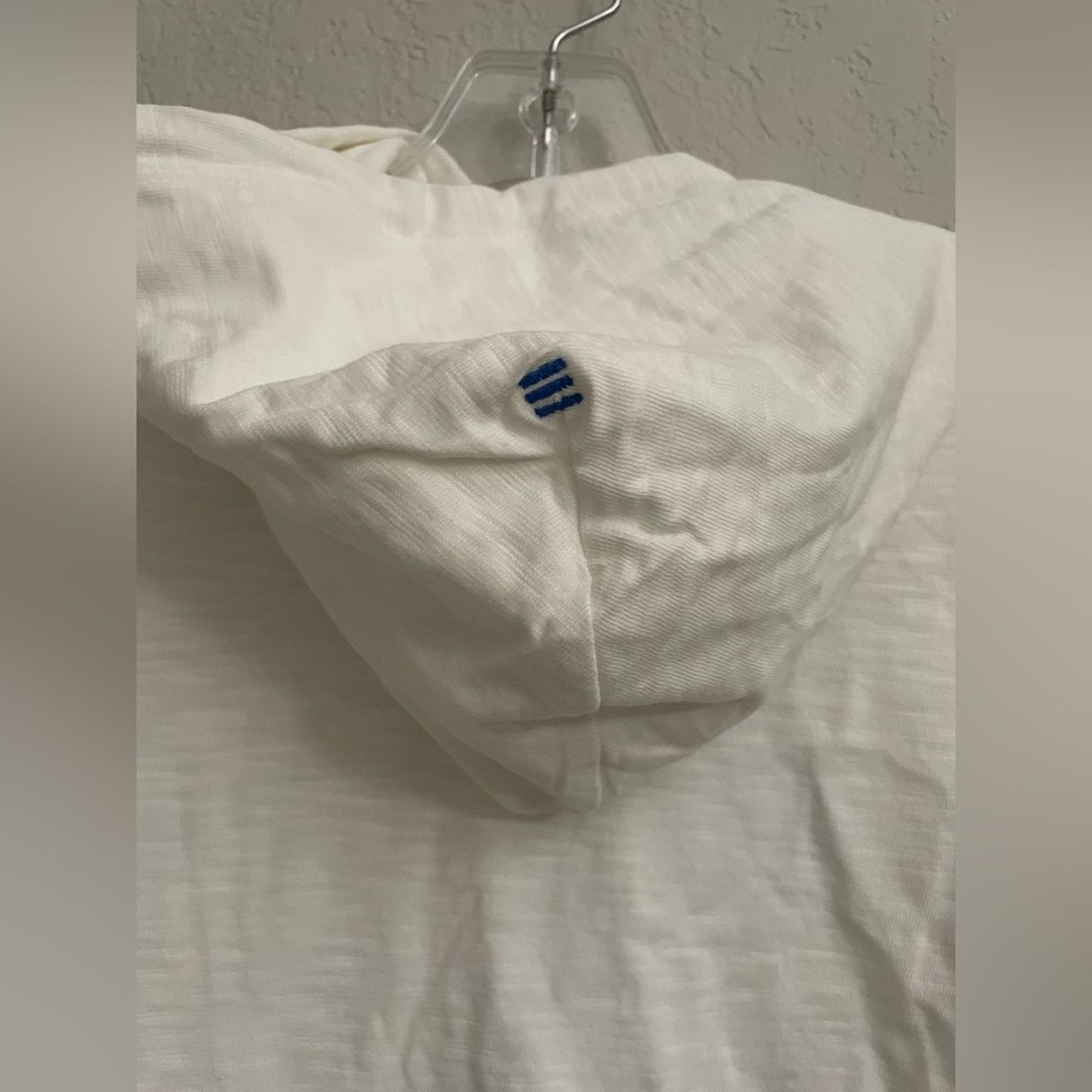 Vineyard Vines Vineyard Vines Island Hoodie in Marshmallow - Men’s size XS Size US XS / EU 42 / 0 - 7 Thumbnail
