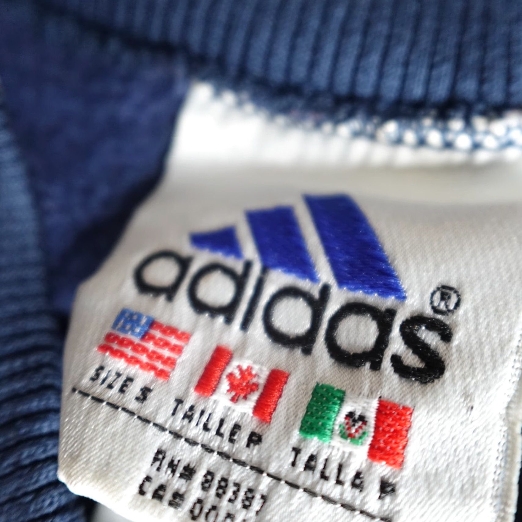 Adidas VINTAGE adidas Sweatshirt Men L Blue Embroidered Mock Neck Crew Neck USA 90s, Pullover, Long Sleeve Size US L / EU 52-54 / 3 - 6 Thumbnail