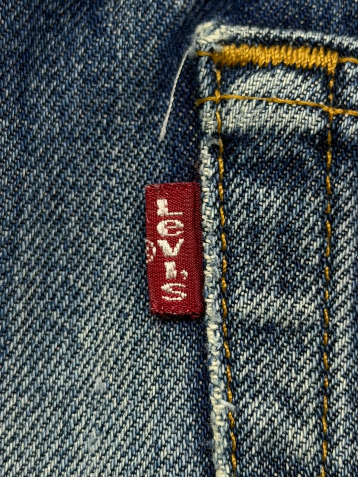 Levi's Vintage 90s Levi’s 501 Made in USA Distressed Denim Jeans 31 Size US 31 - 12 Thumbnail