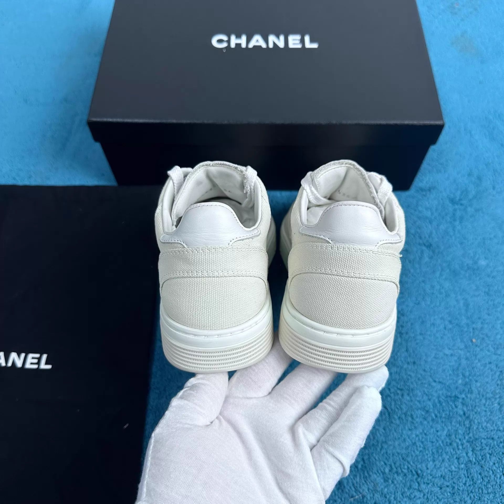 Chanel Chanel 24S Beige Leather Low-Top Sneakers 36 Size US 5.5 / IT 35.5 - 4 Thumbnail