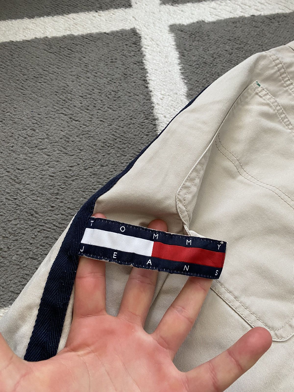 Tommy Hilfiger × Vintage Vintage Y2K Tommy Hilfiger baggy jorts shorts Size US 33 - 7 Thumbnail