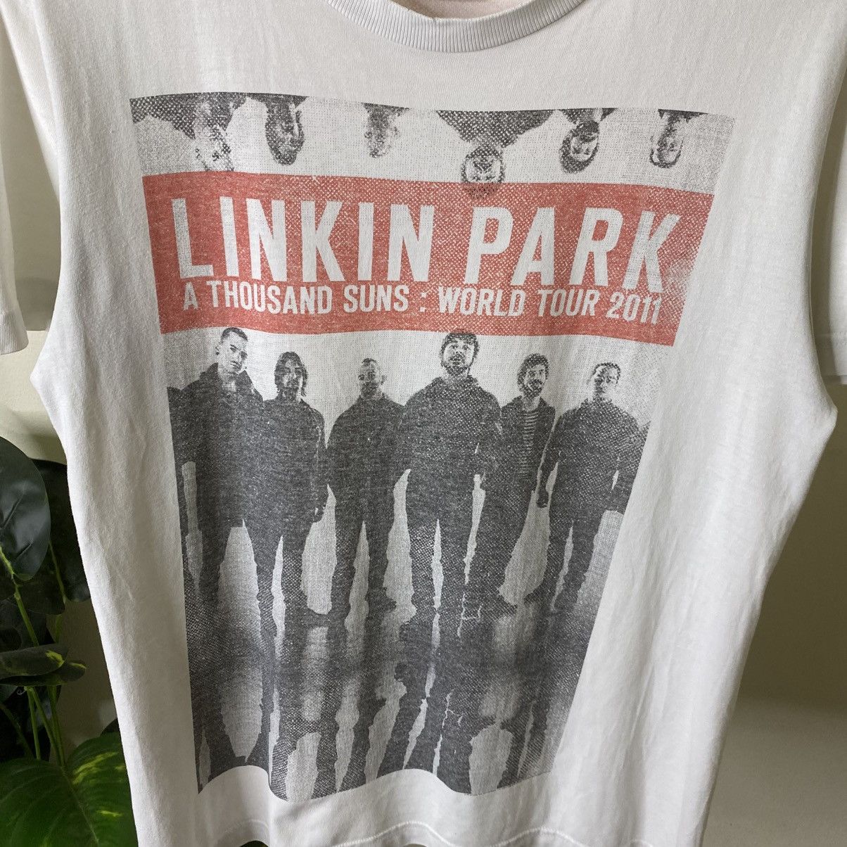 Band Tees Y2K Linkin Park A Thousand Suns World Tour 2011 T Shirt Size US M / EU 48-50 / 2 - 2 Thumbnail