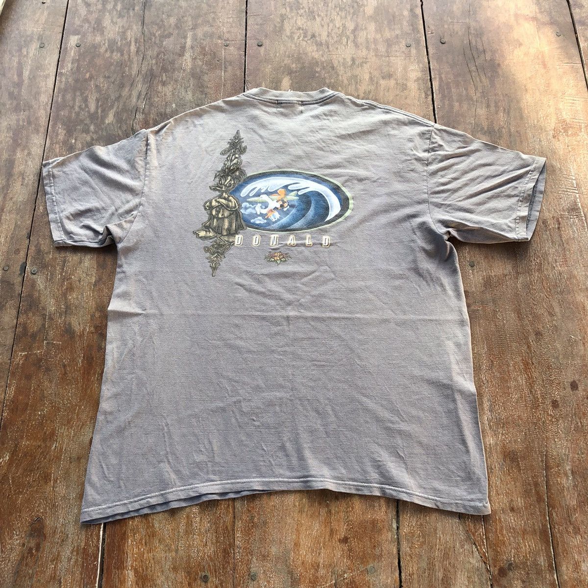 Vintage Vintage Thrashed Faded Donald Duck Surfing Rare T Shirt Size US XL / EU 56 / 4 - 2 Thumbnail
