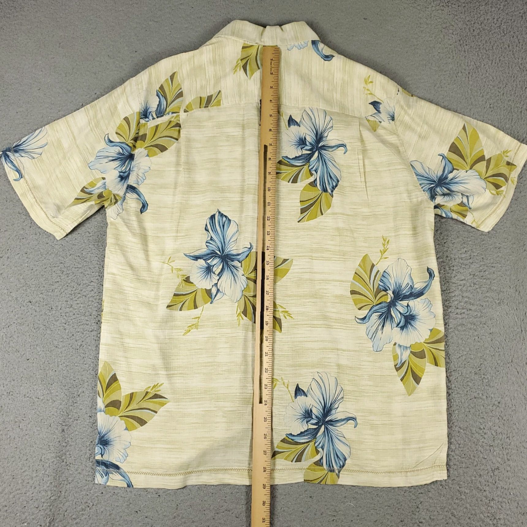 Tommy Bahama VINTAGE not (Wait: it's not vintage) Size US M / EU 48-50 / 2 - 4 Thumbnail