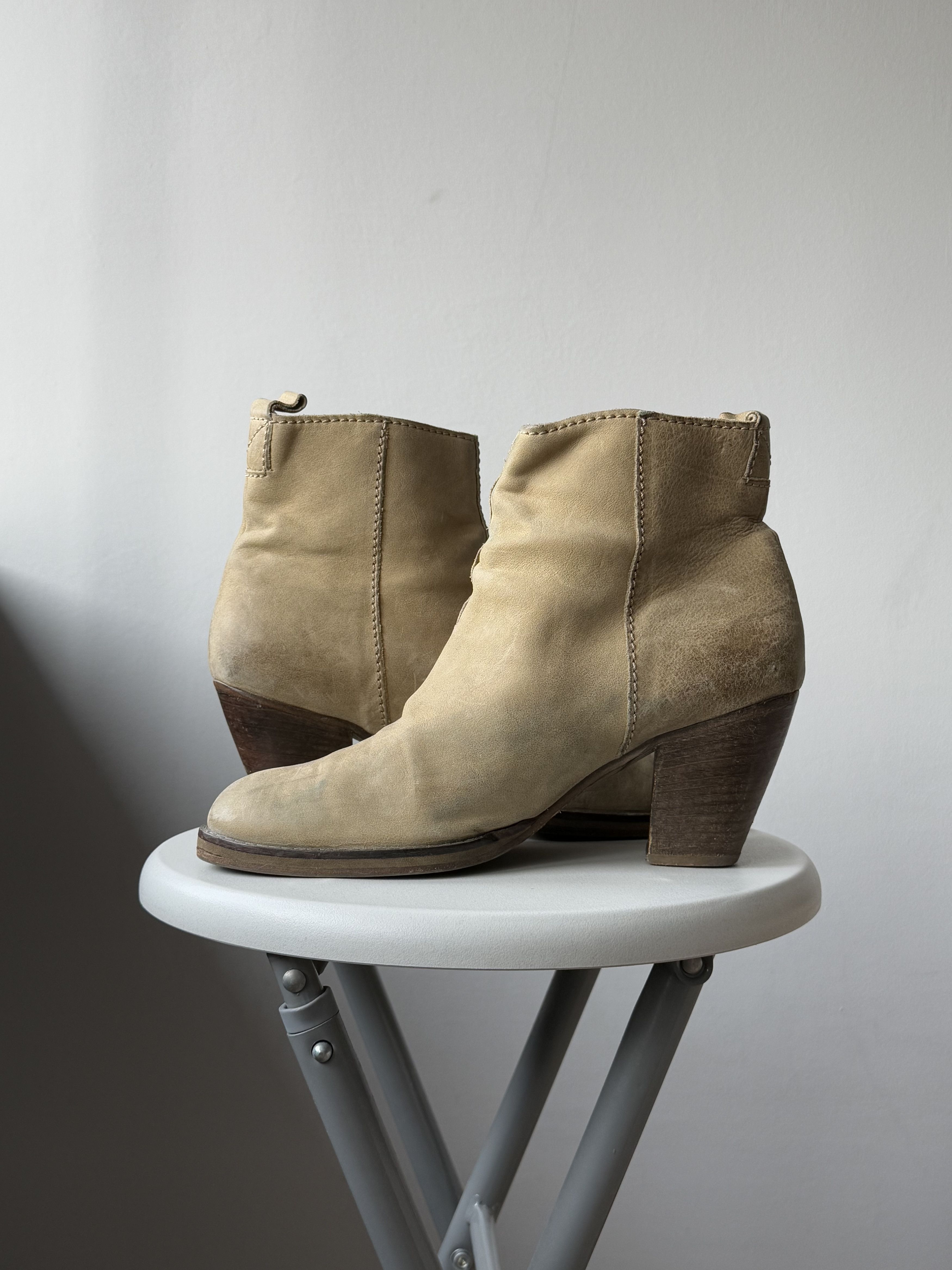 Acne Studios Acne Studios Pistol Taupe Beige Side Zip Ankle Heel Boots Size US 9 / IT 39 - 3 Thumbnail