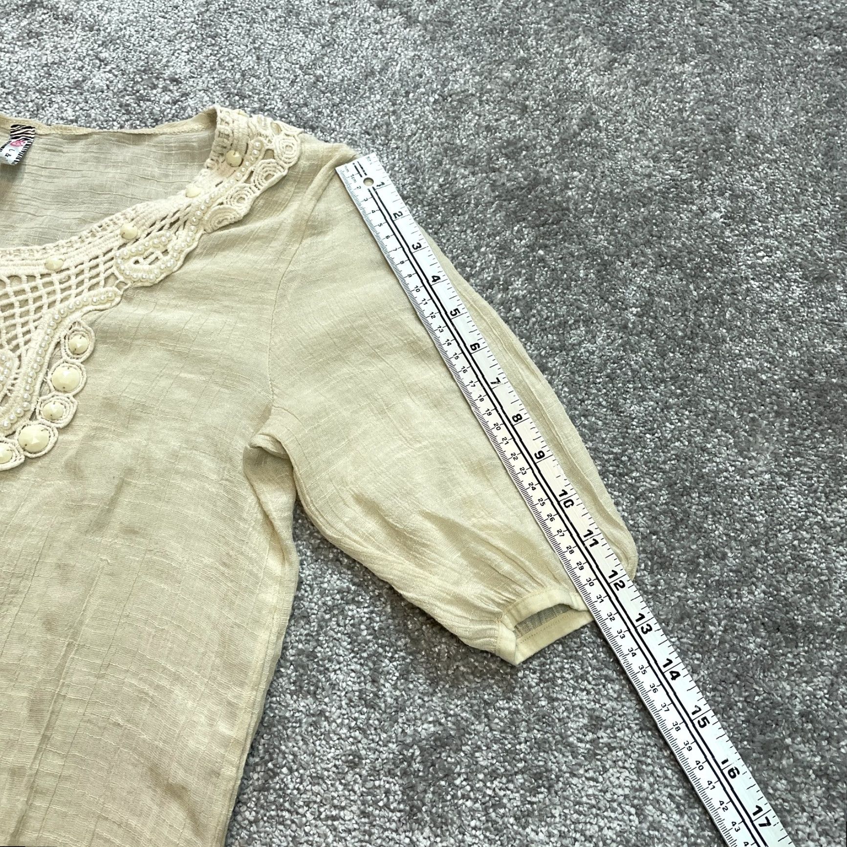 Vintage L&B Blouse Shirt Womens Small Beige 3/4 Sleeve Crochet Pullover Ladies Top Size S / US 4 / IT 40 - 4 Thumbnail