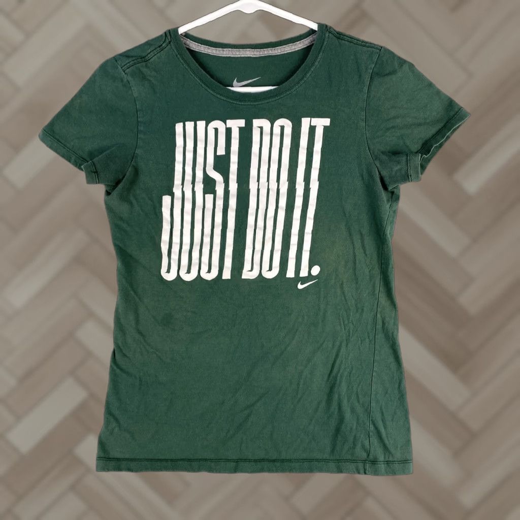 Nike Nike Dri-Fit Green Women's Short Sleeve Crewneck T-Shirt Sz S Small / 39-44 Nike Basic Activewear Navy? Size S / US 4 / IT 40 - 1 Thumbnail