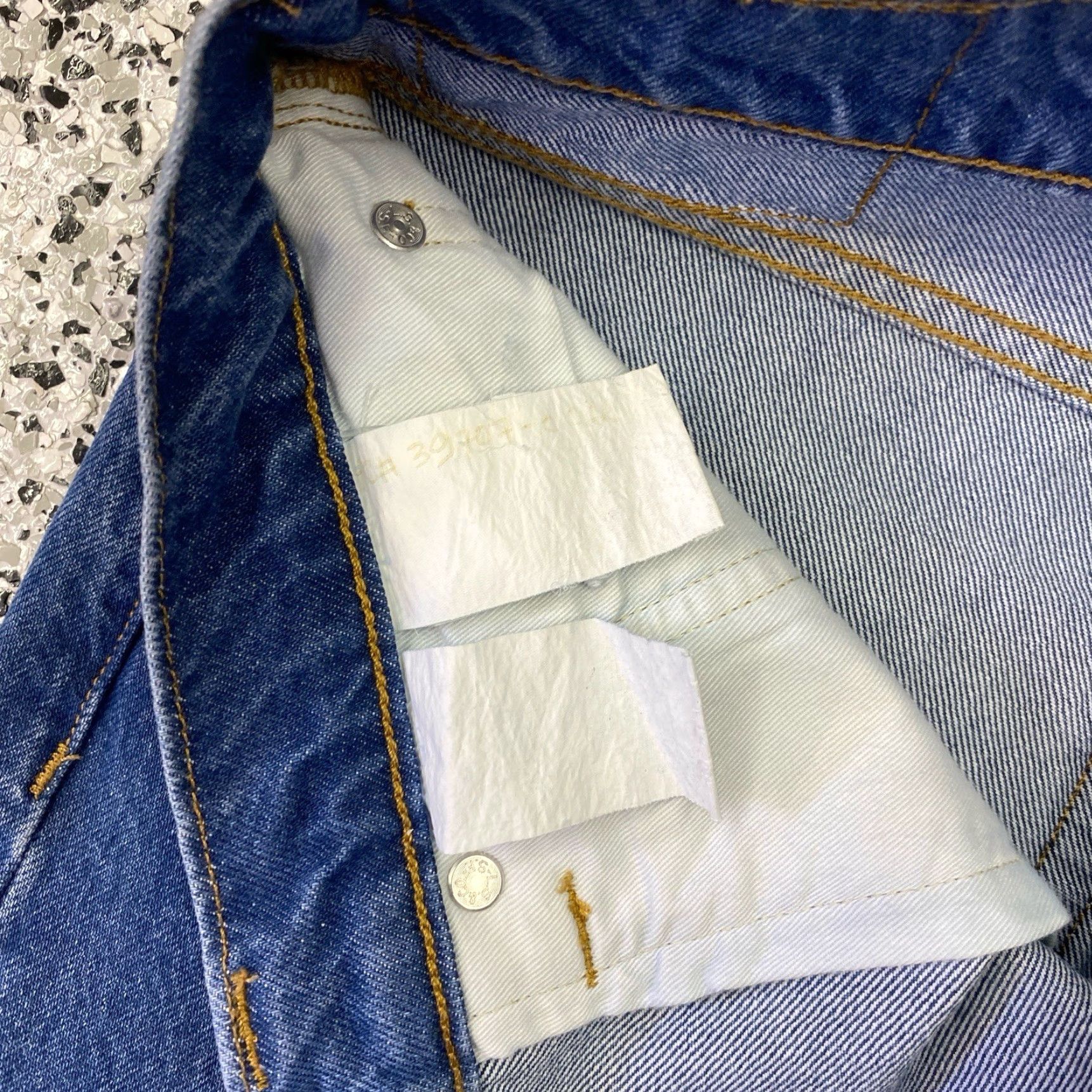Levi's VINTAGE Levi's Wide Leg Jeans Men 33x31 Denim Blue 5-Pocket Regular Inseam 31 90s City USA Classic 502 Levi's 500 Series Mens Jeans"} Size US 33 - 3 Thumbnail