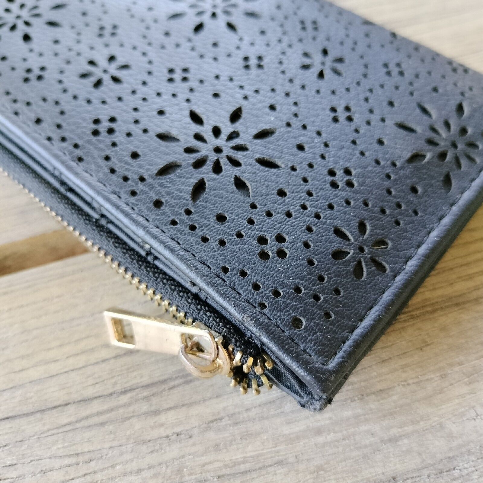 Japanese Brand Wallet Purse Faux Leather Bi Fold Book Cutout Lazer Cut Size ONE SIZE - 6 Thumbnail
