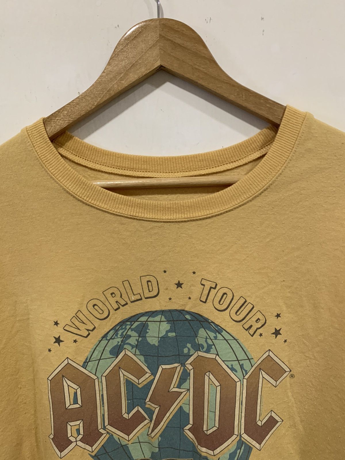 Band Tees World Tour ACDC Sweatshirt Reborn 2021 Size US M / EU 48-50 / 2 - 4 Thumbnail