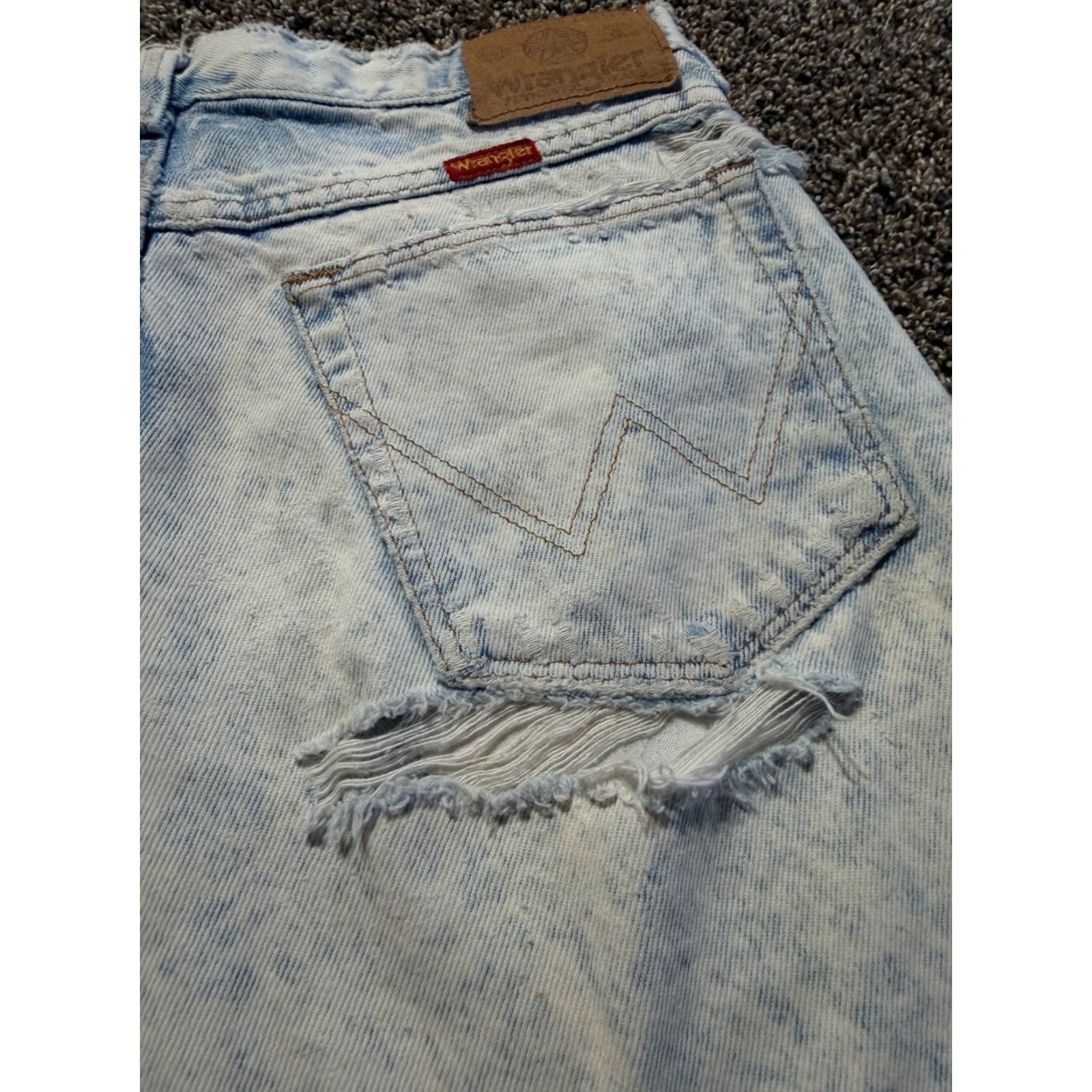 Wrangler VINTAGE Wrangler Women's Shorts Size 28 Denim Blue Distress Acid Wash 5-Pocket High Rise USA Made Size 28" / US 6 / IT 42 - 2 Thumbnail