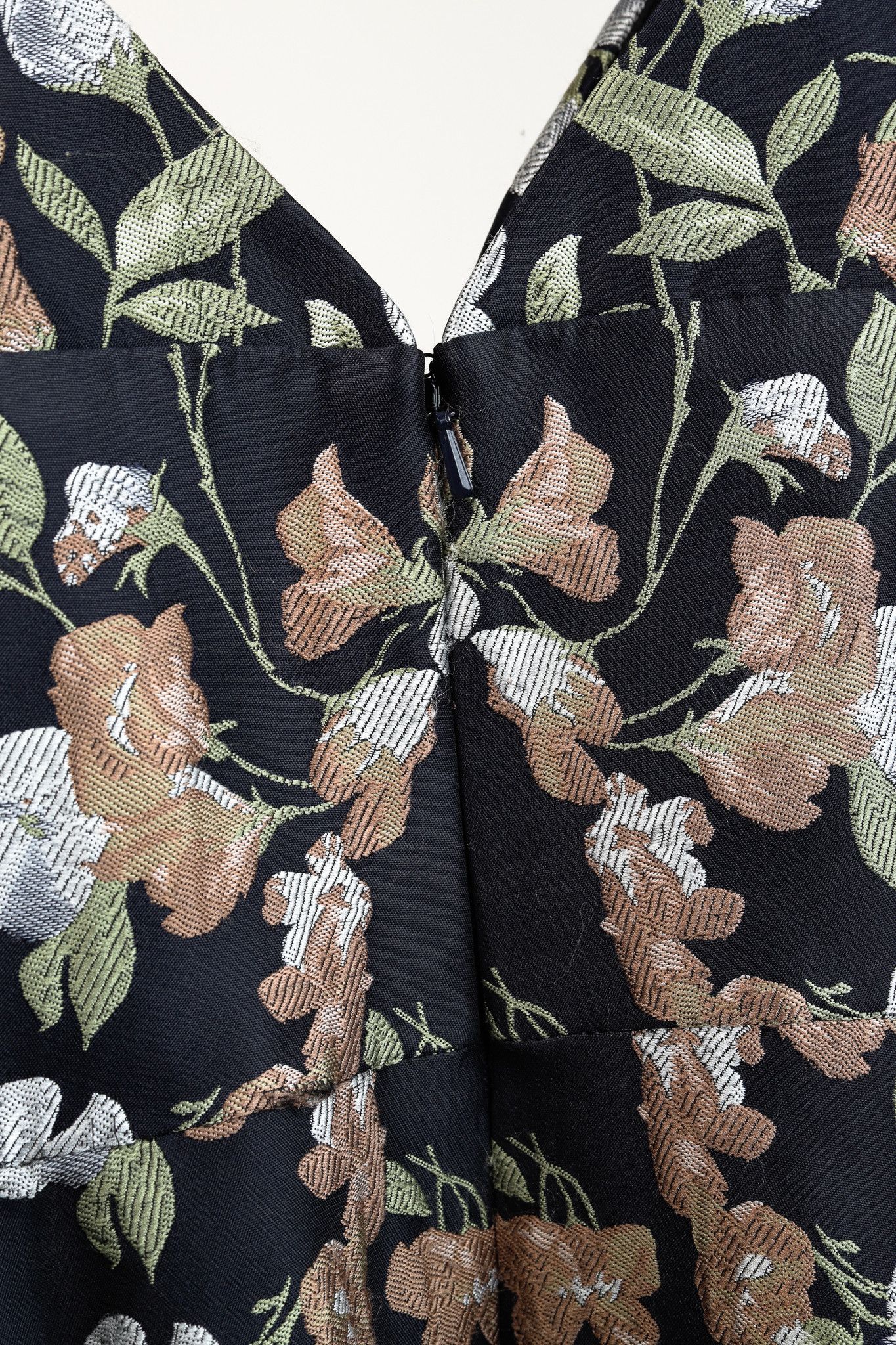 Monique Lhuillier ML Monique Lhuillier Midnight Floral Jacquard Maxi Dress Size XL / US 12-14 / IT 48-50 - 8 Thumbnail