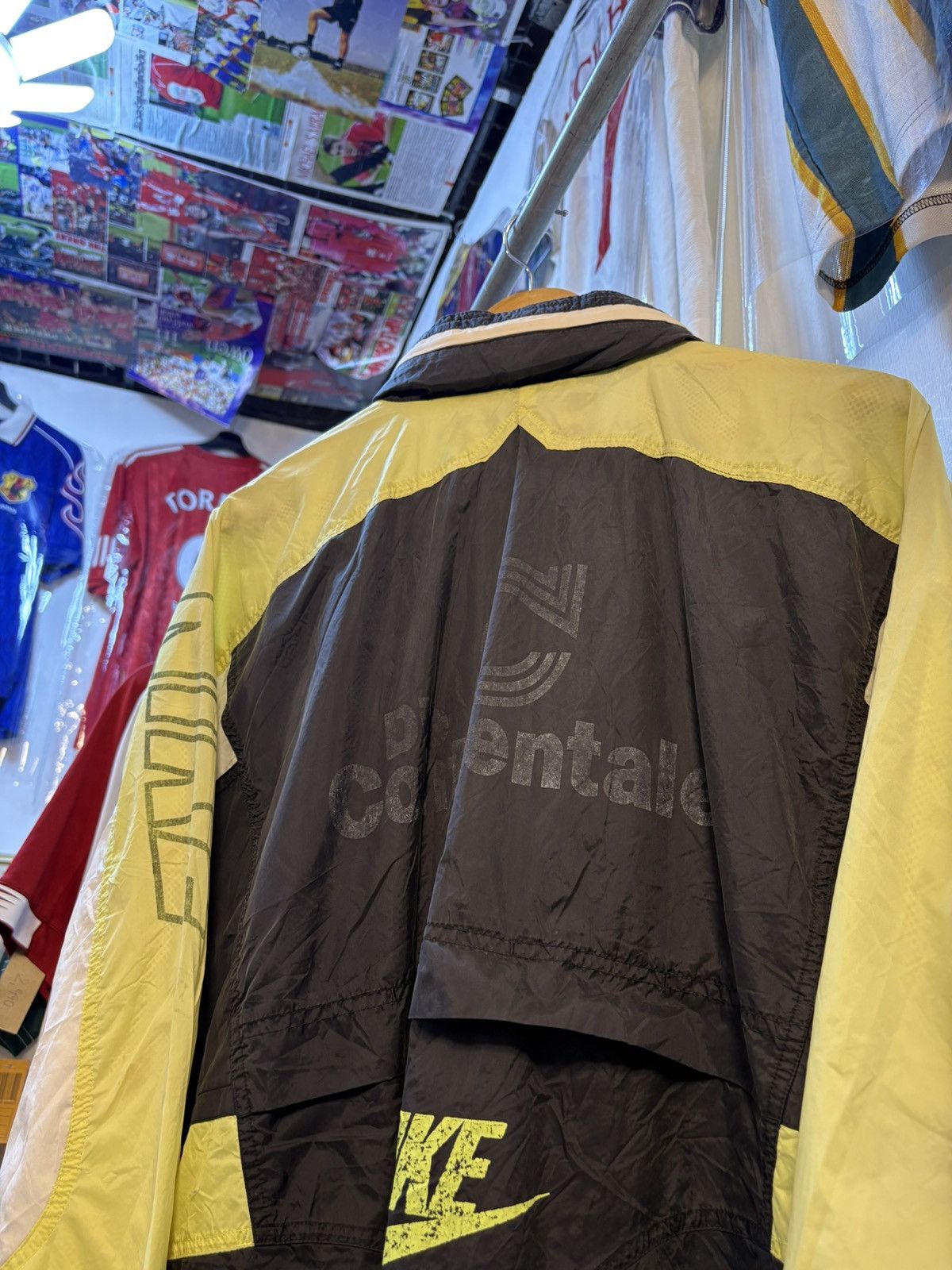 Nike Rare Vintage Borussia Dortmund Tracksuit Size US XL / EU 56 / 4 - 3 Thumbnail