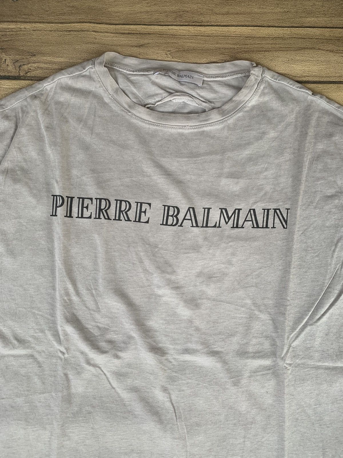 Pierre Balmain Pierre balmain sleevelees print logo Size US L / EU 52-54 / 3 - 2 Thumbnail