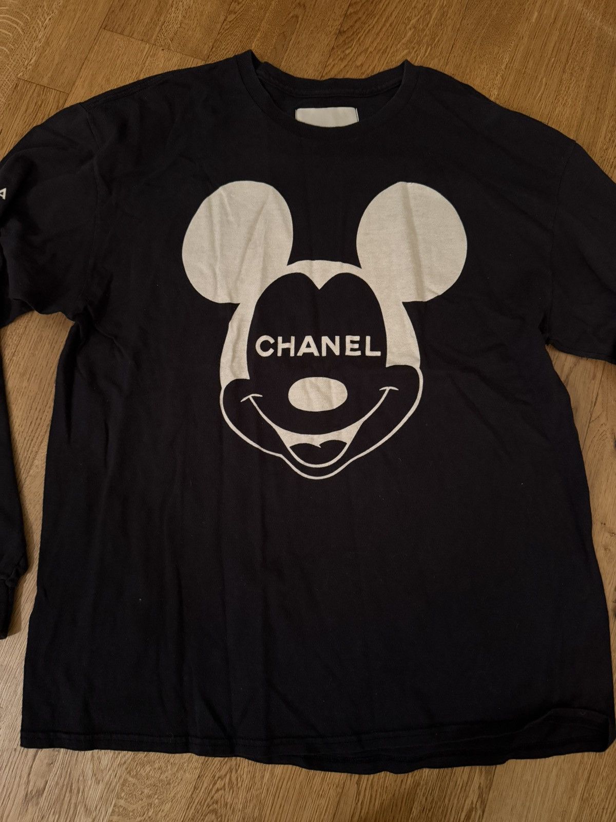 Vintage Youth Machine ‘Chanel x Mickey’ long sleeve Size US L / EU 52-54 / 3 - 1 Thumbnail
