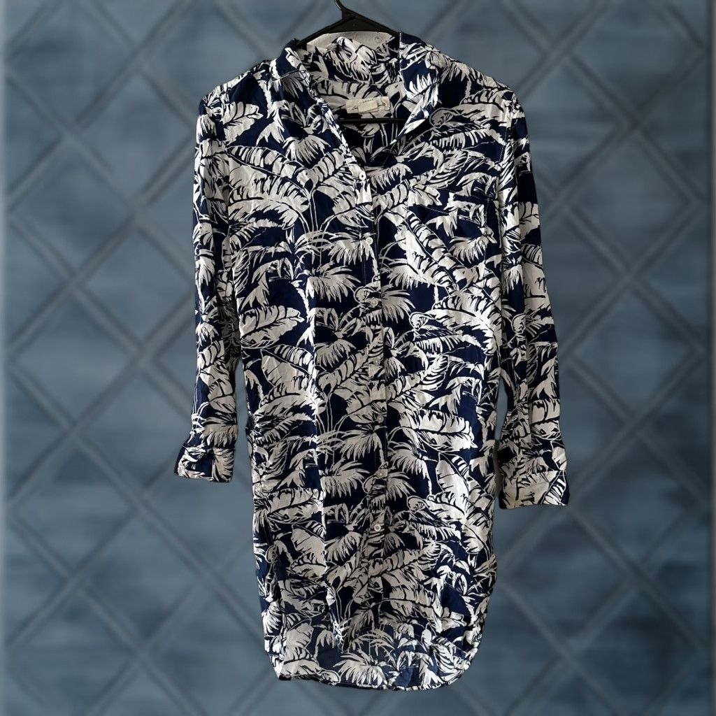 H&M H&M L.O.G.G. blue Floral Beach Button down shirt Tunic Sz S 2 Shirt Women White Blue Button-Up Casual Beach Tunic 2 S Vintage: No Size XS / US 0-2 / IT 36-38 - 1 Thumbnail