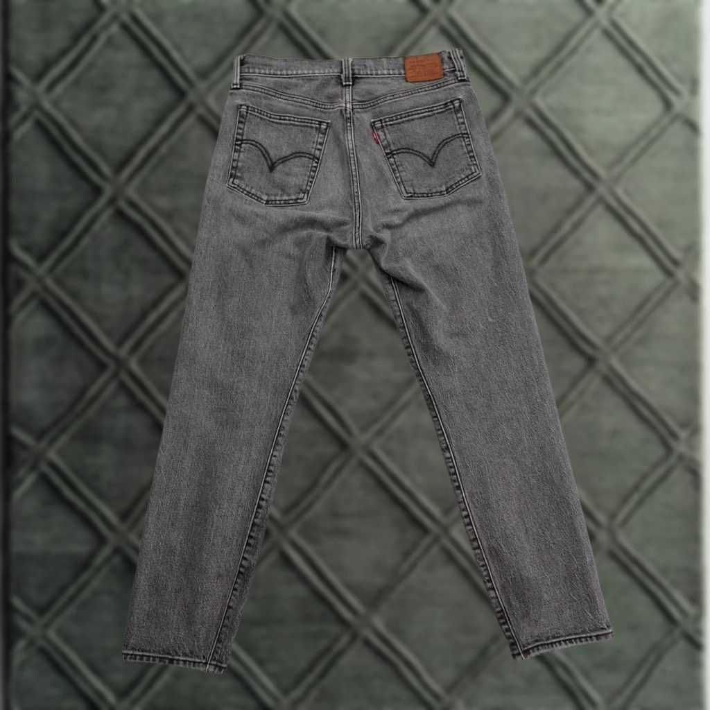 Levi's LEVI'S Jeans Womens 28 Gray Wash Wedgie Big "E" Button Fly Regular Fit Tapered Pants XS? Size 28" / US 6 / IT 42 - 1 Thumbnail