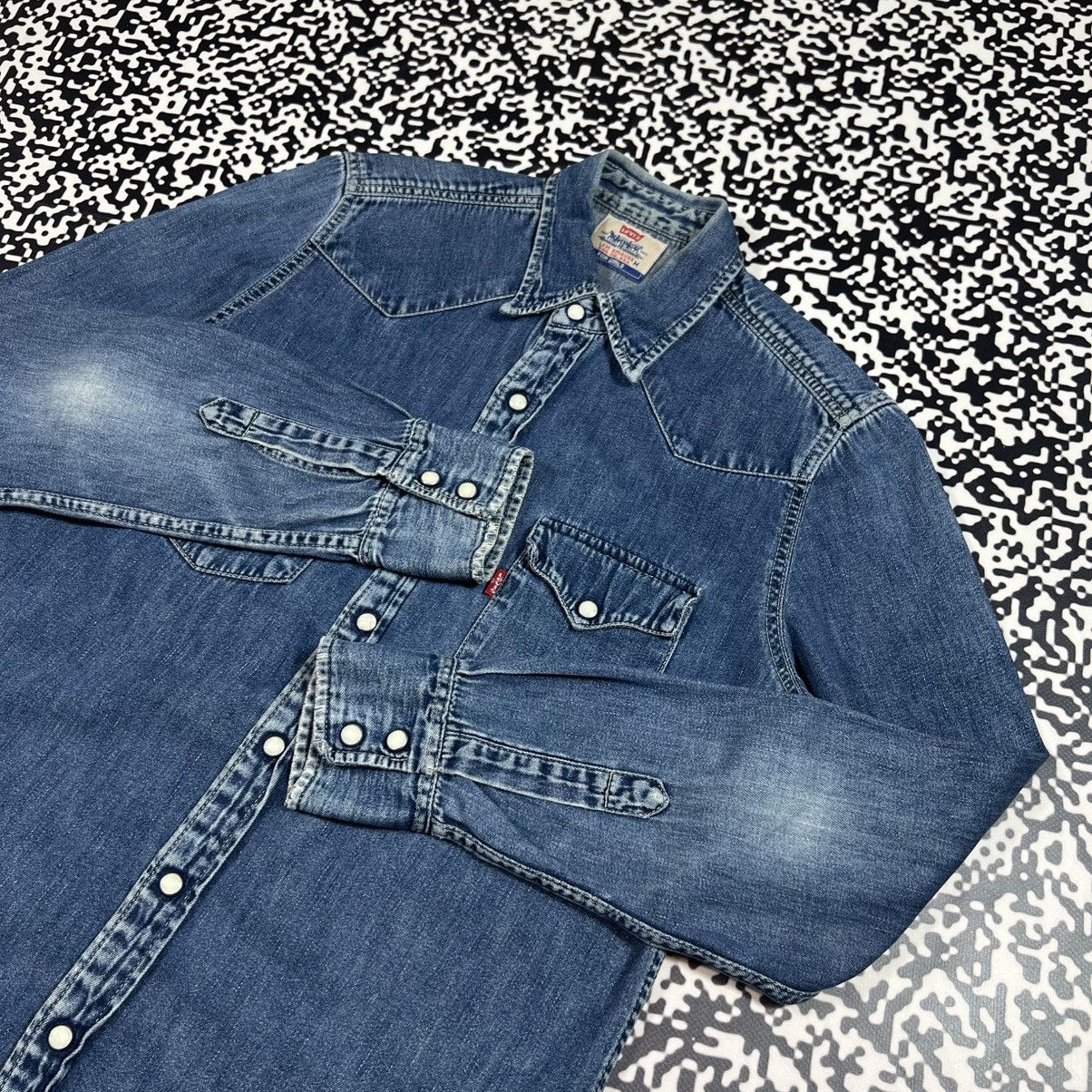 Levi's Vintage Clothing Vintage 00s Levis Red Tab Denim Shirts Retro Casual Style Size M / US 6-8 / IT 42-44 - 11 Thumbnail