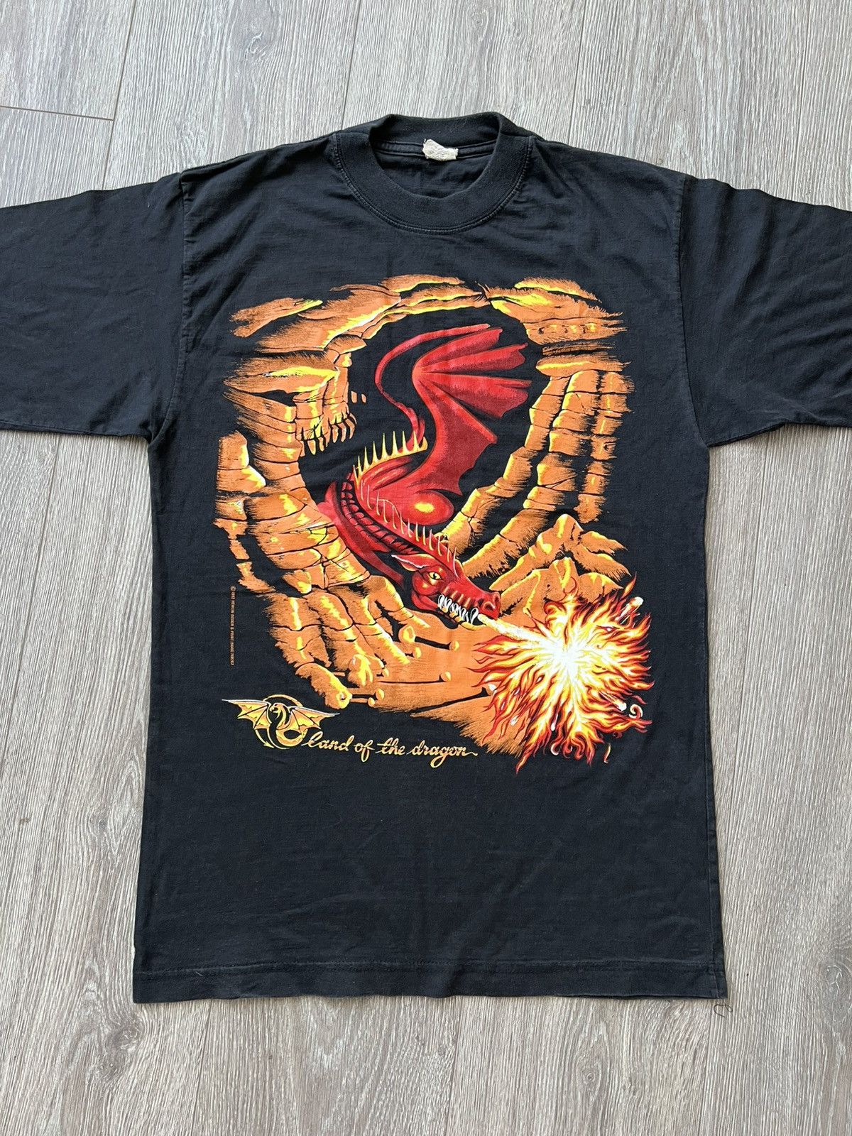 Band Tees Vintage 1992 Land of the Dragon Fantasy T-Shirt Y2K 90s Size US M / EU 48-50 / 2 - 2 Thumbnail