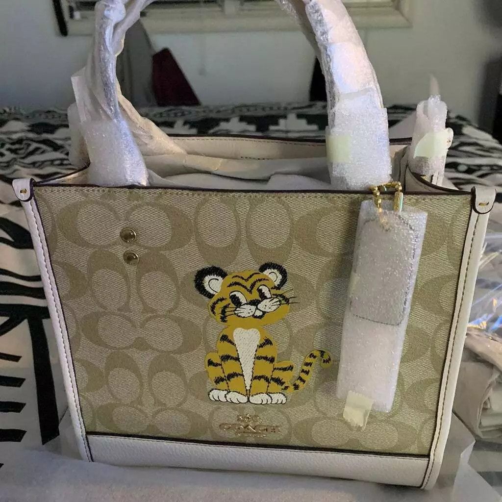 Coach Dempsey Tote Bag 22 In Signature Canvas With Tiger C7001 Size ONE SIZE - 4 Thumbnail