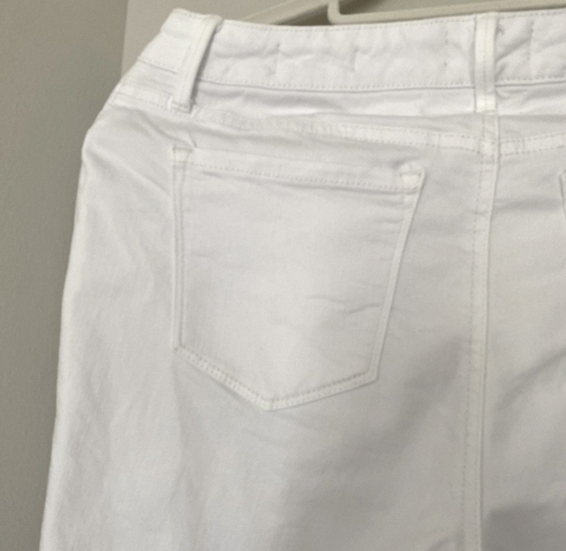 Jessica Simpson JESSICA SIMPSON KISS ME ANKLE SKINNY MID RISE JEANS IN WHITE Size 30" / US 8 / IT 44 - 7 Thumbnail