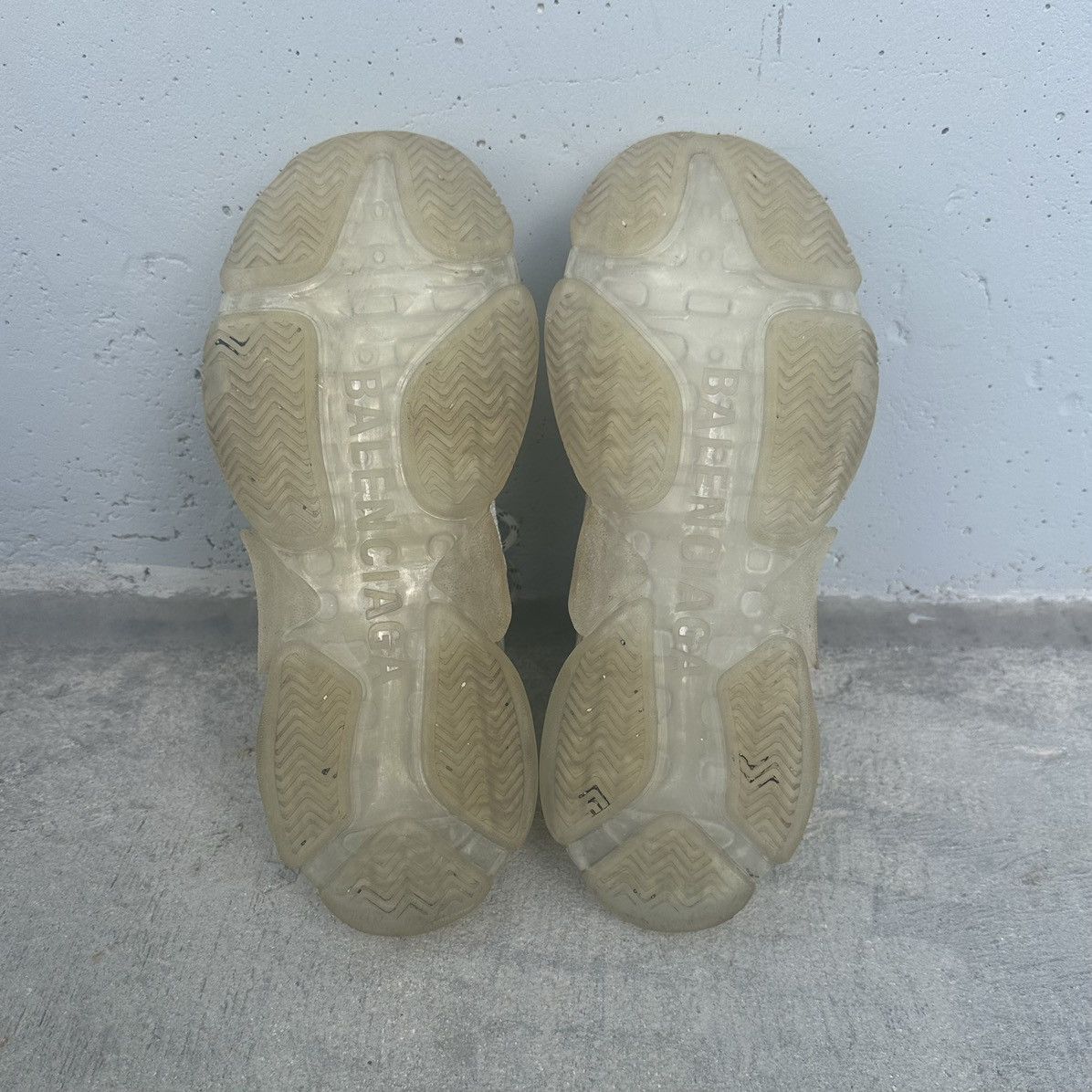 Balenciaga Triple S Clear Sole Sneaker in White Size US 11 / EU 44 - 5 Thumbnail