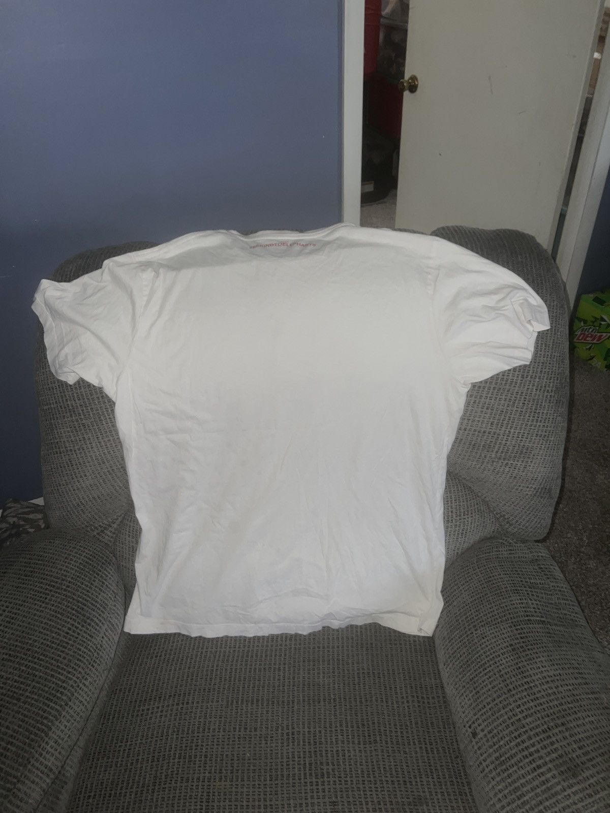 Alternative Apparel Alternative Apparel Love Elephants Tee Size US L / EU 52-54 / 3 - 4 Thumbnail