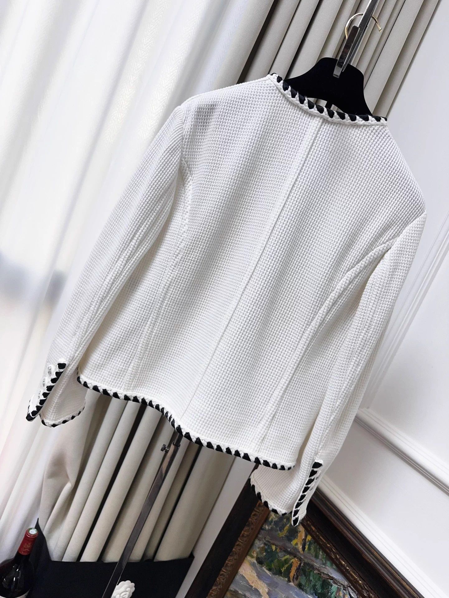 Chanel Chanel 21S White Waffle Crystal Button B&W Trim 40 Size M / US 6-8 / IT 42-44 - 2 Thumbnail