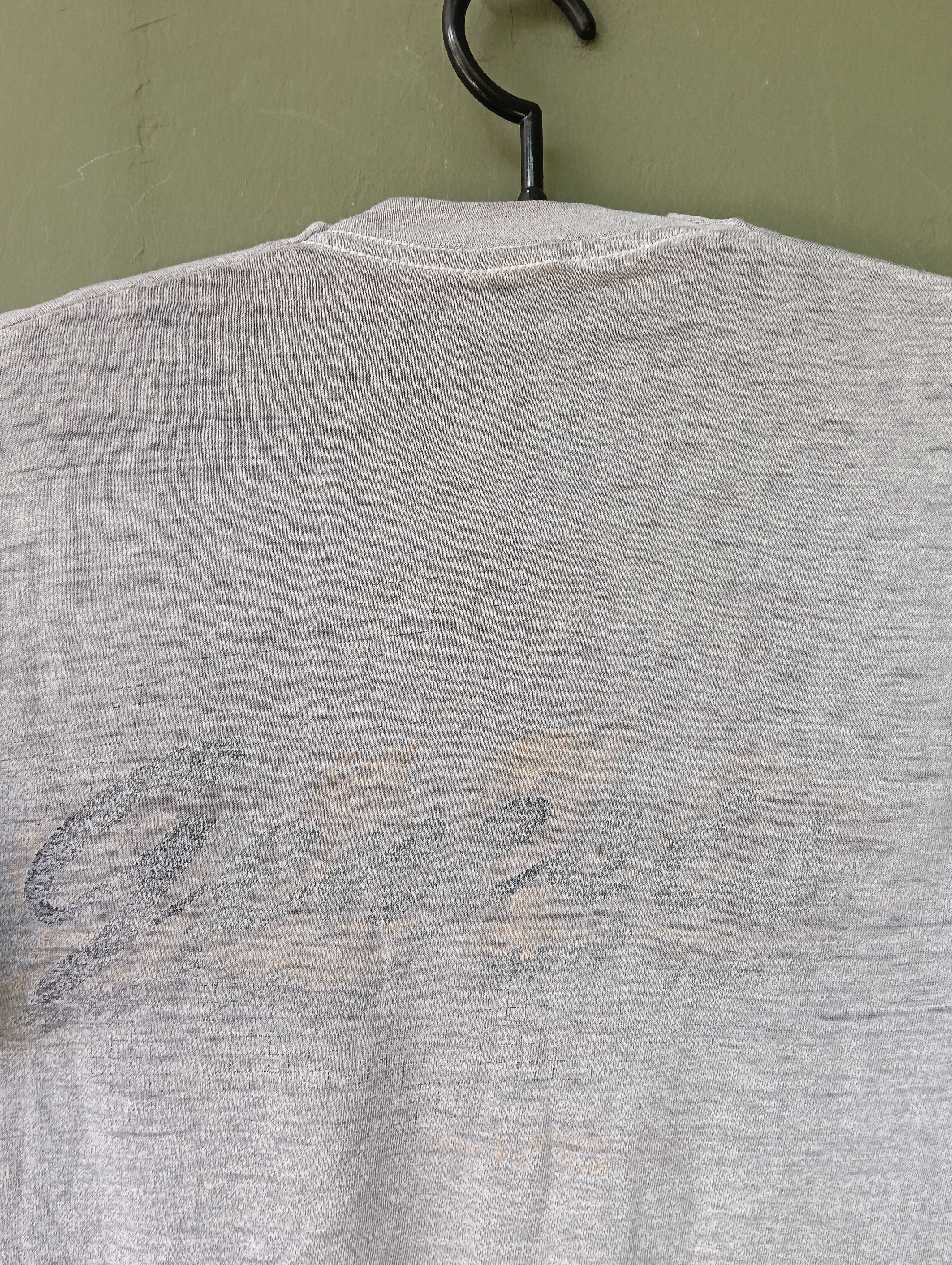 Vintage Genesis tour vintage t shirt 80s size M. Size US M / EU 48-50 / 2 - 5 Thumbnail