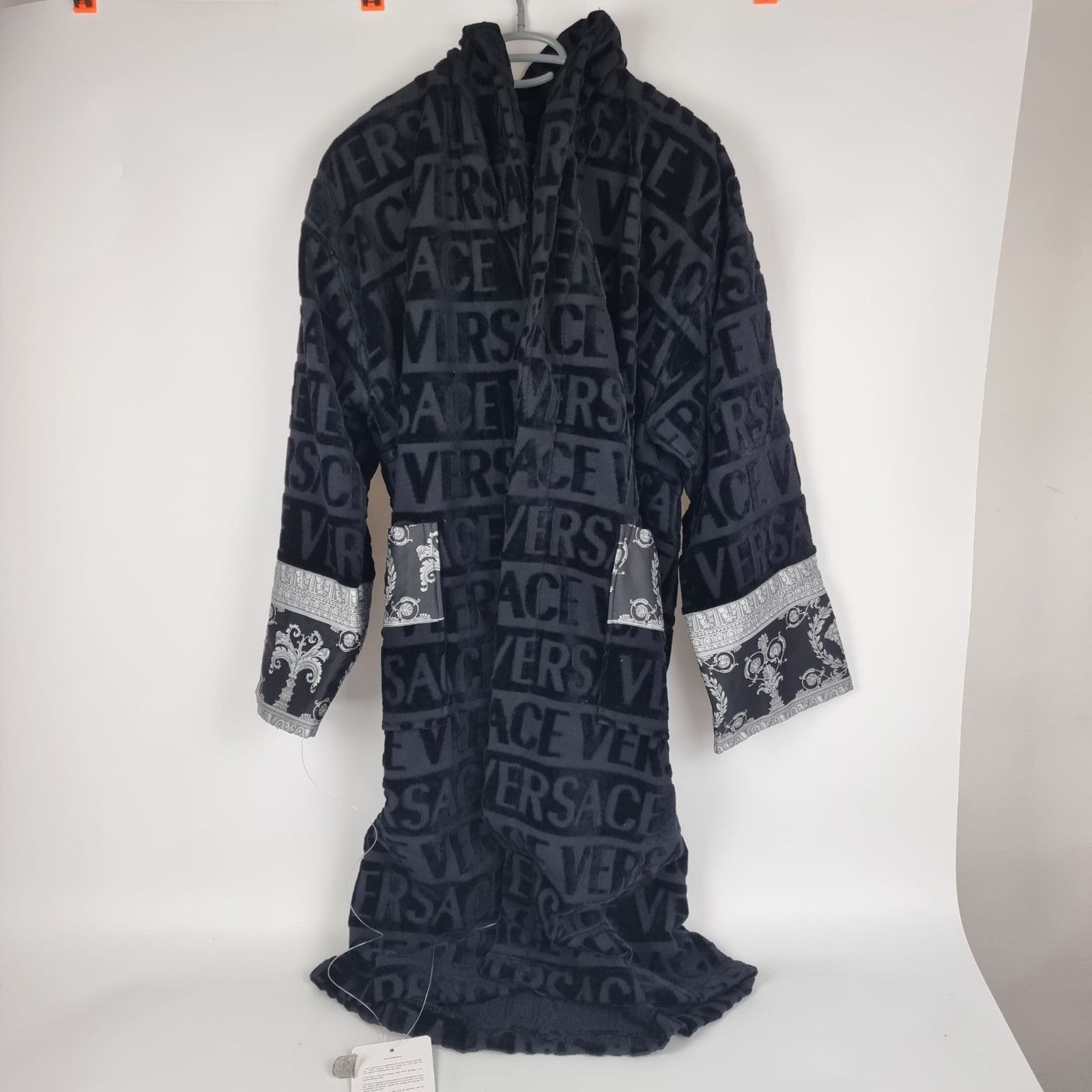 Versace VERSACE Baroque And Greca Black/Silver Unisex Long Bathrobe Size US S / EU 44-46 / 1 - 1 Thumbnail