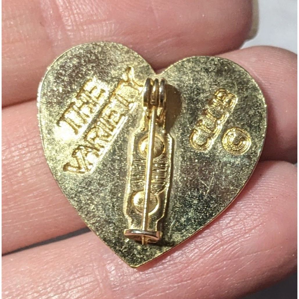 Other Vintage 90s Heart Shaped Variety Club Gold Tone Brooch Size ONE SIZE - 4 Thumbnail