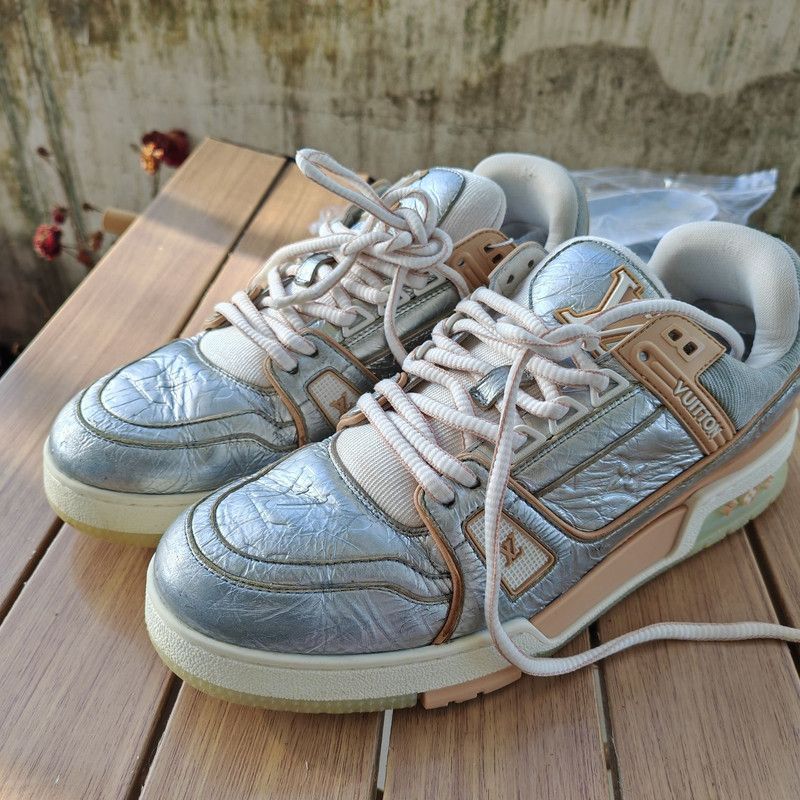 Louis Vuitton Stylish Silver Trainer Sneakers for Men 0089