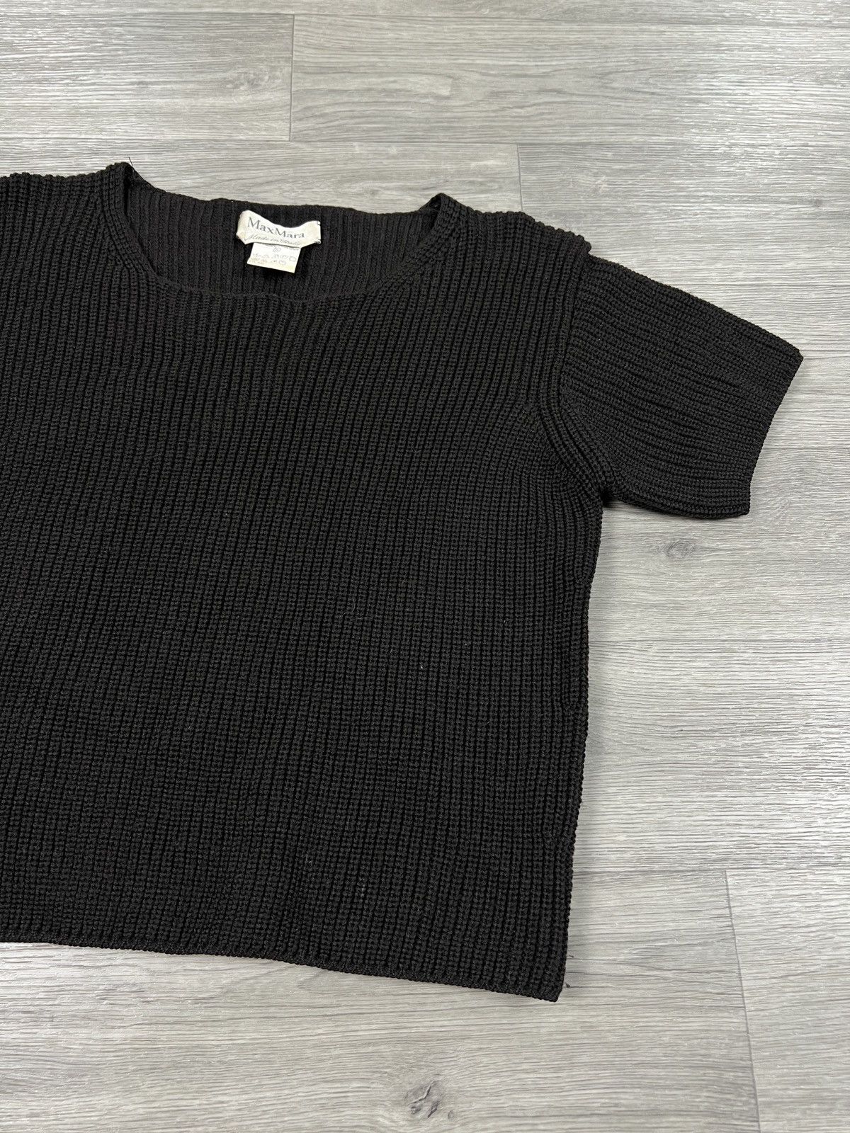 Max Mara Max Mara black wool knit top cropped sweater Italy size s Size S / US 4 / IT 40 - 4 Thumbnail
