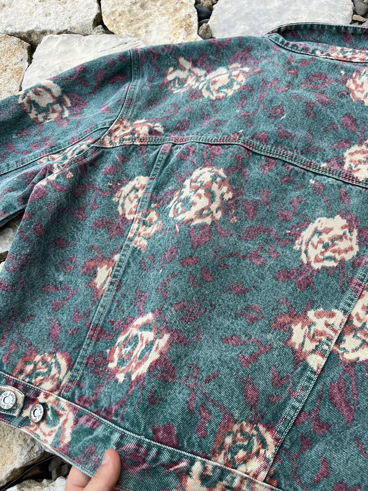 Vintage Vintage Jonny-q y2k all over print cropped denim jacket Size US M / EU 48-50 / 2 - 22 Thumbnail