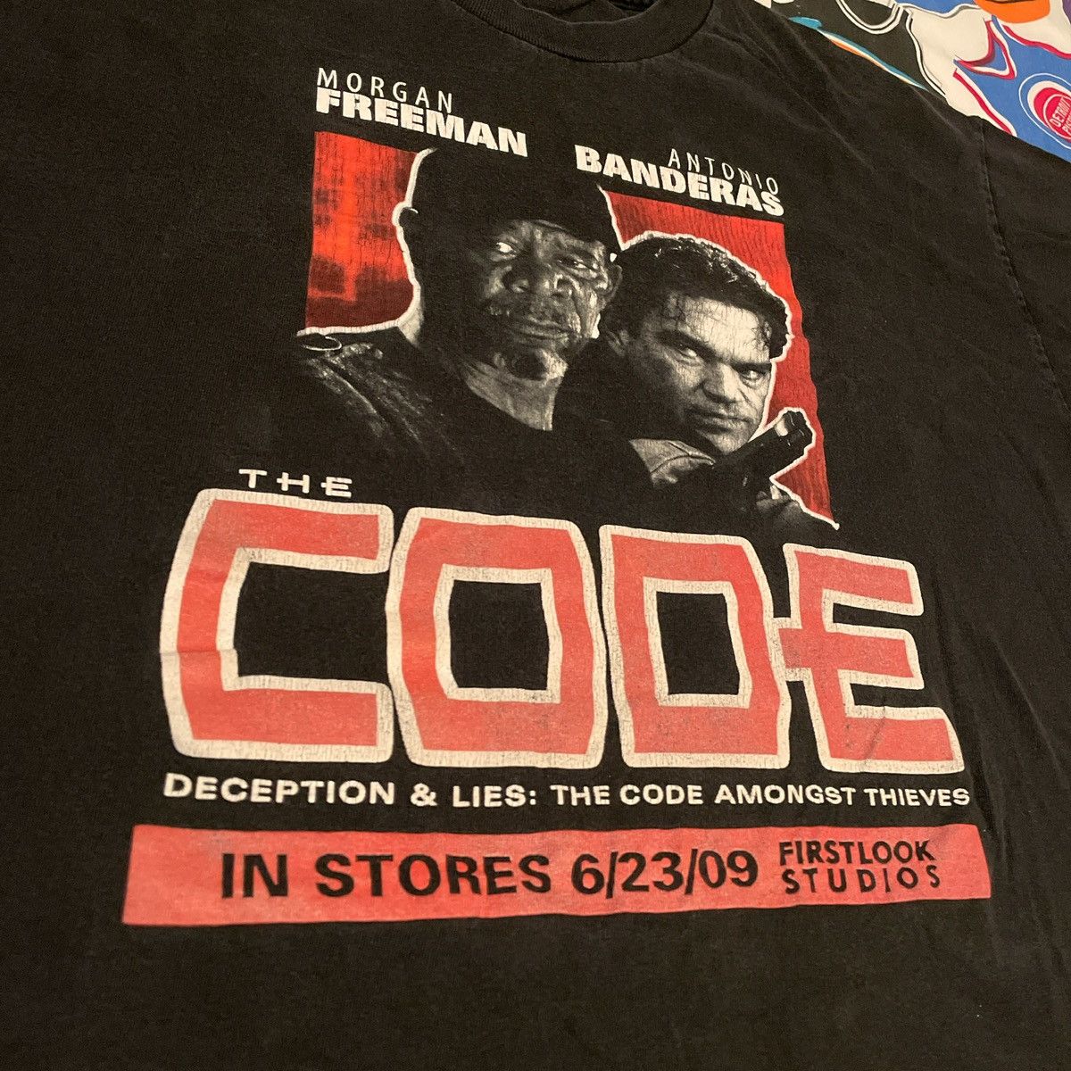 Vintage Y2K 2009 The Code Morgan Freeman Antonio Banderas Movie Tee Size US XL / EU 56 / 4 - 2 Thumbnail