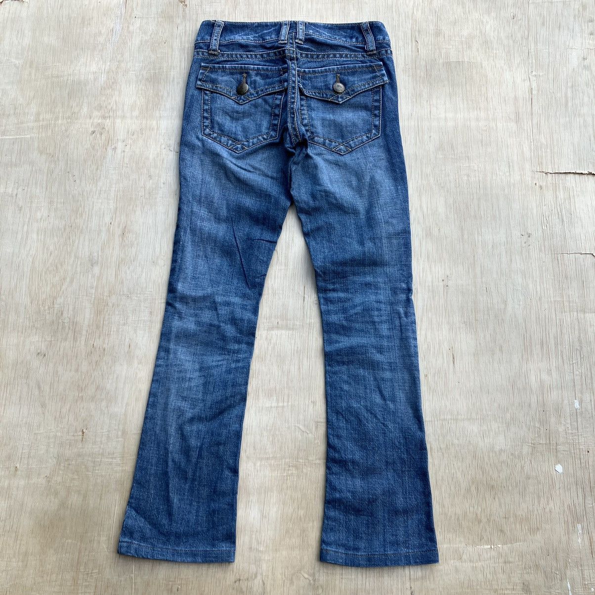 Burberry BURBERRY BLUE LABEL DENIM FLARE Size 28" / US 6 / IT 42 - 6 Thumbnail