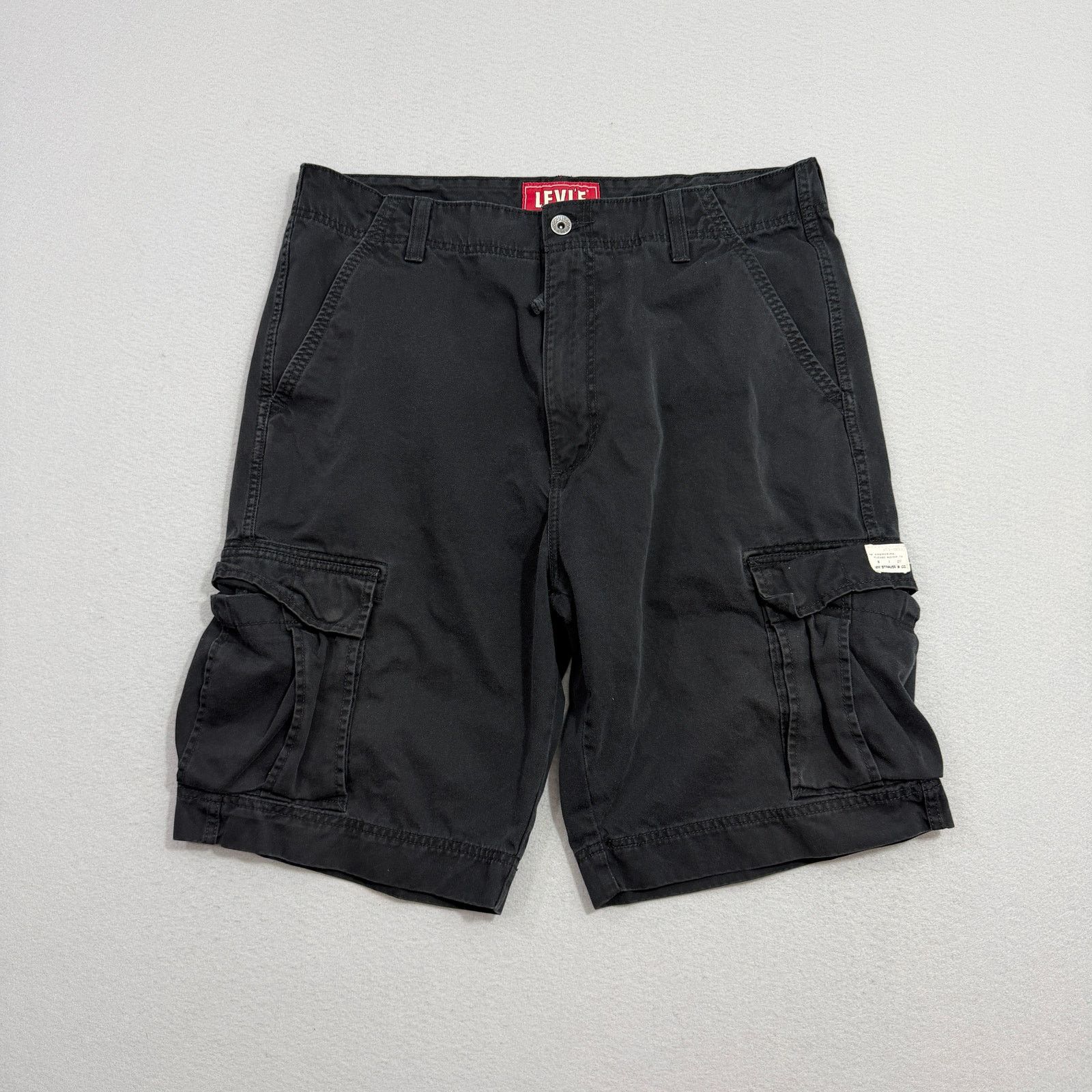Levi's Vintage Levis Cargo Shorts 38 Black 12" Inseam Paratrooper Size US 38 / EU 54 - 1 Thumbnail