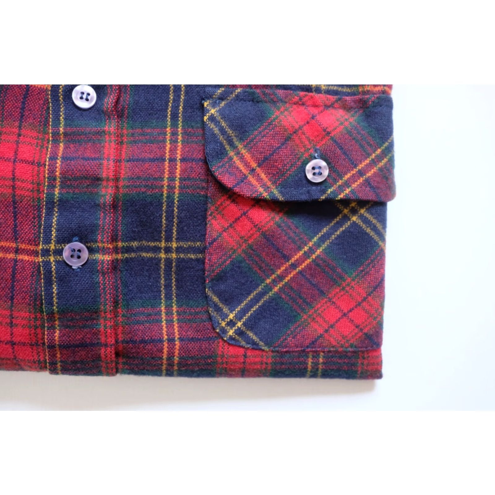 Etro VINTAGE Back Packer Shirt Button-Up Plaid Casual Outdoor Korea Made MD Red 70s 80s Mens Bag Pockets Long Sleeve Button-Down Collared Fit Regular Size US M / EU 48-50 / 2 - 4 Thumbnail