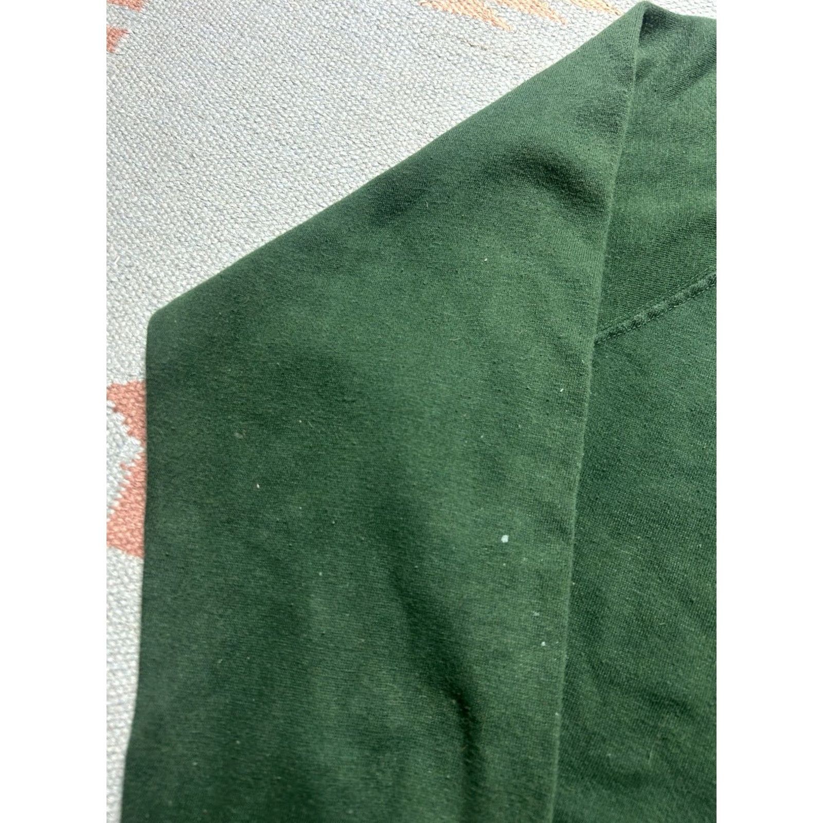 Vintage VINTAGE Sweatshirt Crewneck Green Raglan Distressed Paint 80s 70s M Mens Size US M / EU 48-50 / 2 - 3 Thumbnail