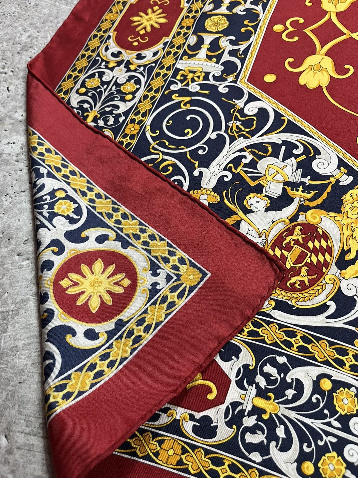 Longchamp Longchamp Vintage Scarf 88x83 Baroque Red Gold Navy France Size ONE SIZE - 9 Thumbnail