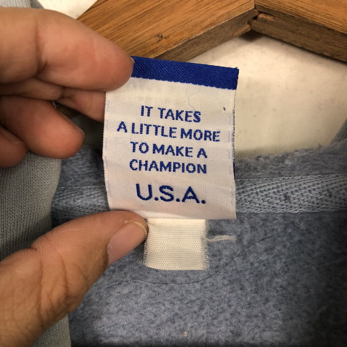 Champion 📌Vintage Hoodie Pull Over Champion Sweatshirt Size US L / EU 52-54 / 3 - 18 Thumbnail