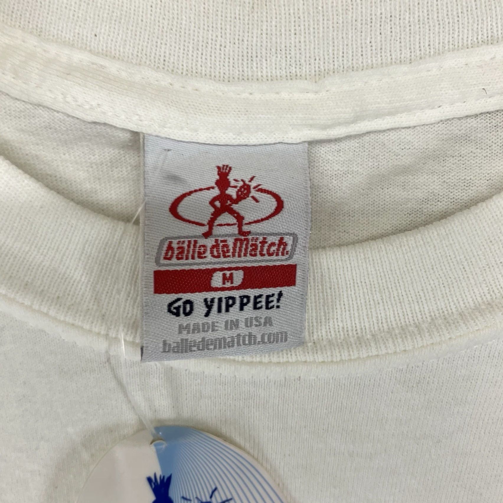 Vintage VINTAGE Balle de Match Tennis T-Shirt Medium Double-Sided 2004 Graphic Print White USA Mens Size US M / EU 48-50 / 2 - 7 Thumbnail