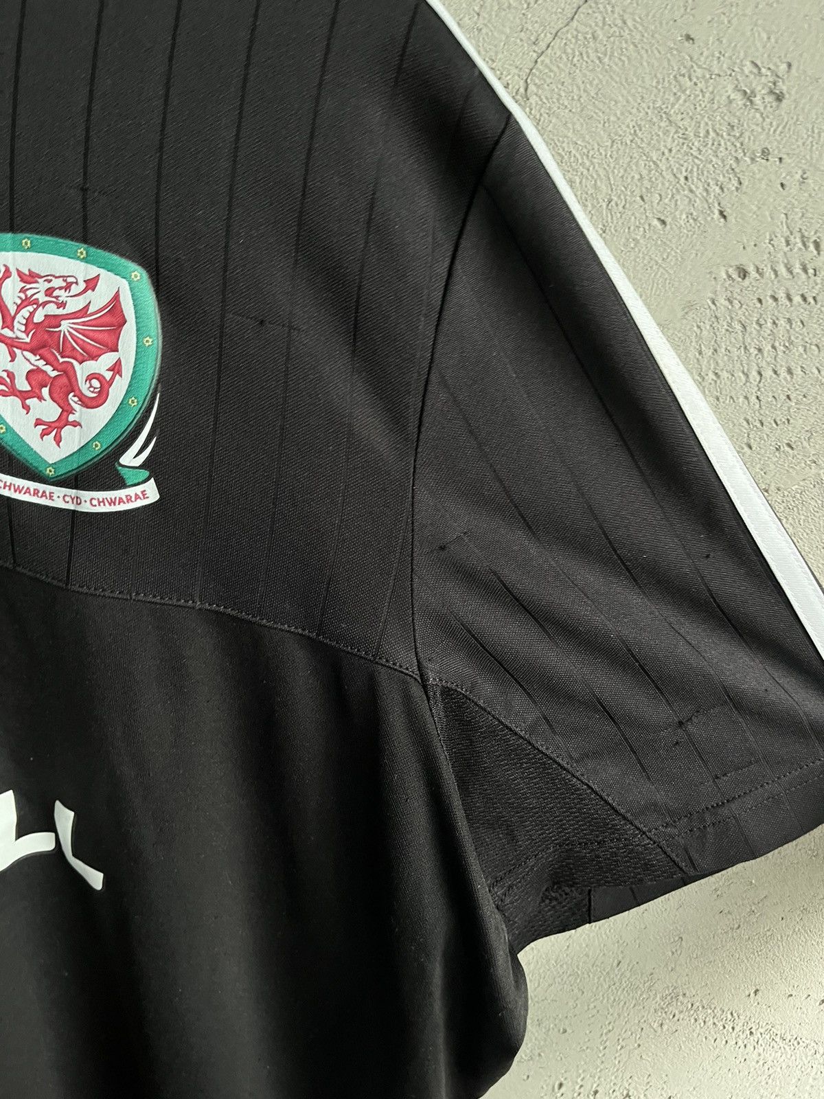 Adidas Adidas Wales Team 2016-2017 Home Football Soccer Jersey Y2K Size US XL / EU 56 / 4 - 4 Thumbnail