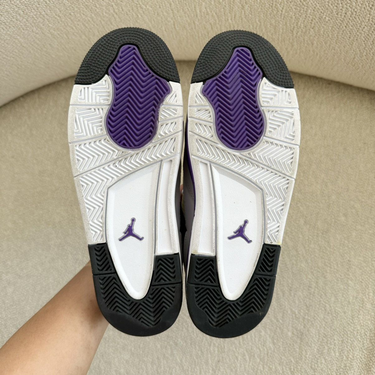 Jordan Brand Air Jordan 4 Retro GS 'Ultraviolet' Size US 7.5 / IT 37.5 - 5 Thumbnail