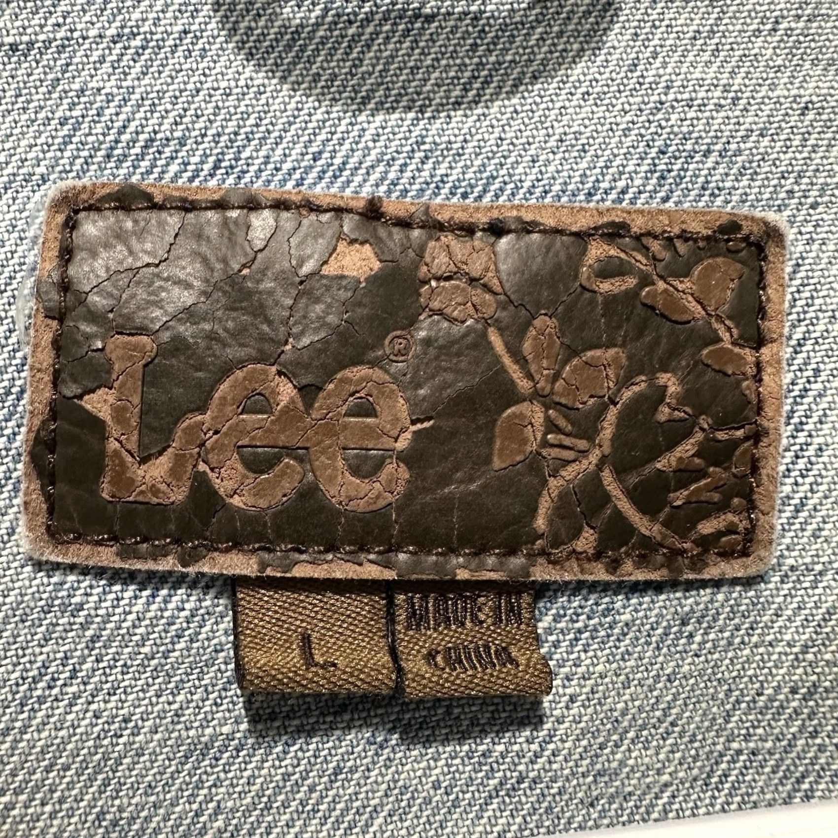 Lee LEE Denim Trucker Jacket Womens Large Blue Light Wash Short GUC Size 36" / US 14 / IT 50 - 4 Thumbnail