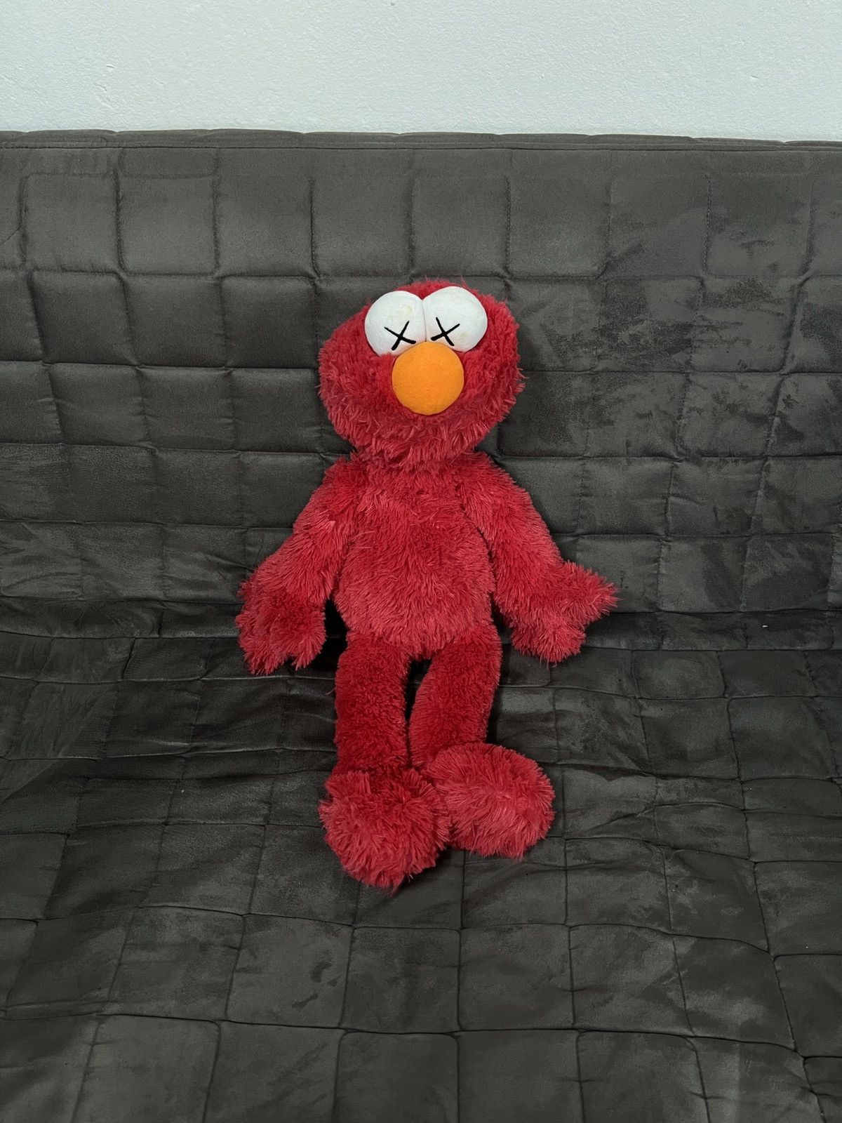 Kaws × Uniqlo Kaws Sesame Street Uniqlo Elmo Plush Toy Size ONE SIZE - 4 Thumbnail