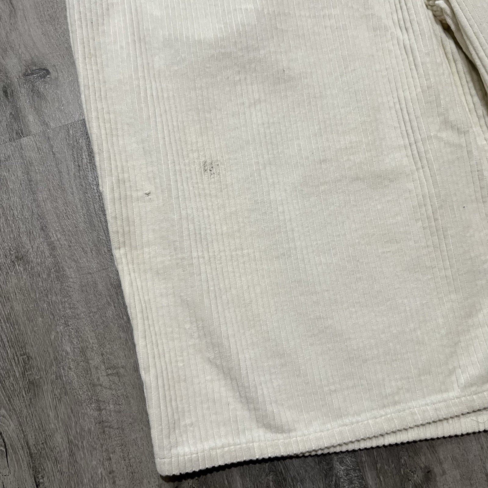 Bugle Boy VTG Bugle Boy Big & Baggy White Corduroy Gold Crest Shorts Size 36" / US 14 / IT 50 - 4 Thumbnail