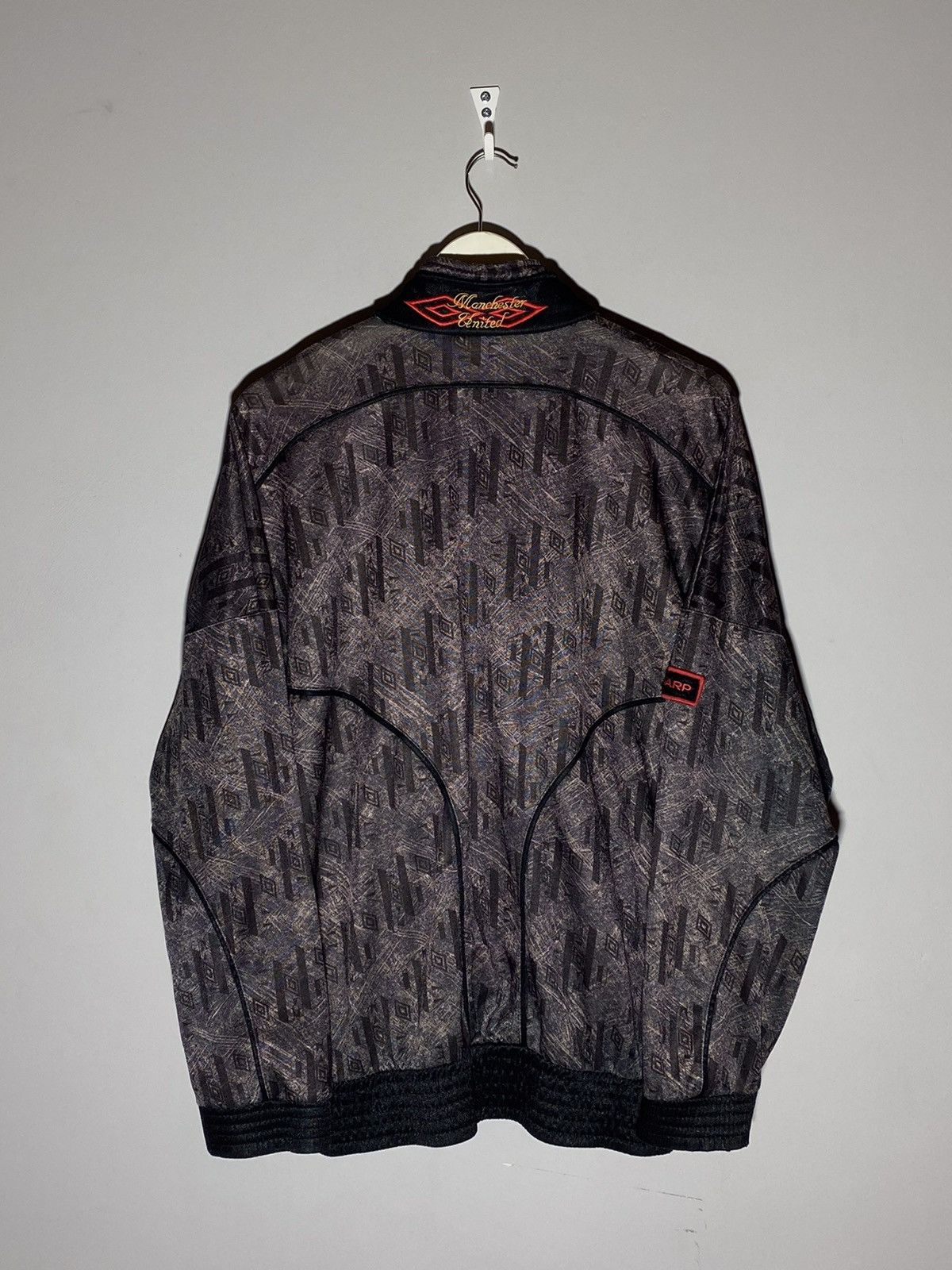 Umbro × Vintage Vintage 1992/93 Manchester United Umbro Sharp Rare track top Size US L / EU 52-54 / 3 - 17 Thumbnail
