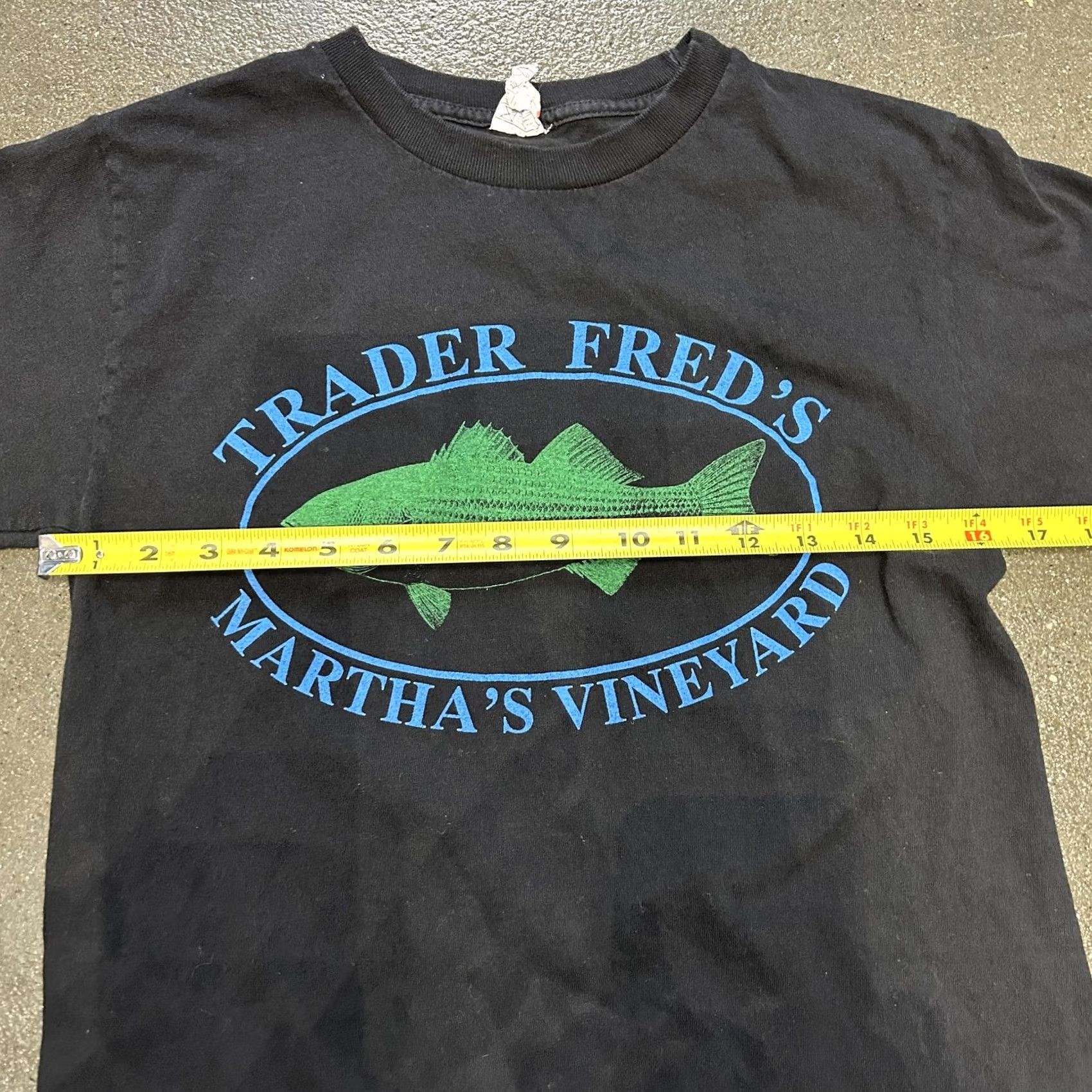 Vintage Trader Fred's Martha's Vineyard Shirt Mens Small Black Fish Graphic Tee Size US S / EU 44-46 / 1 - 5 Thumbnail